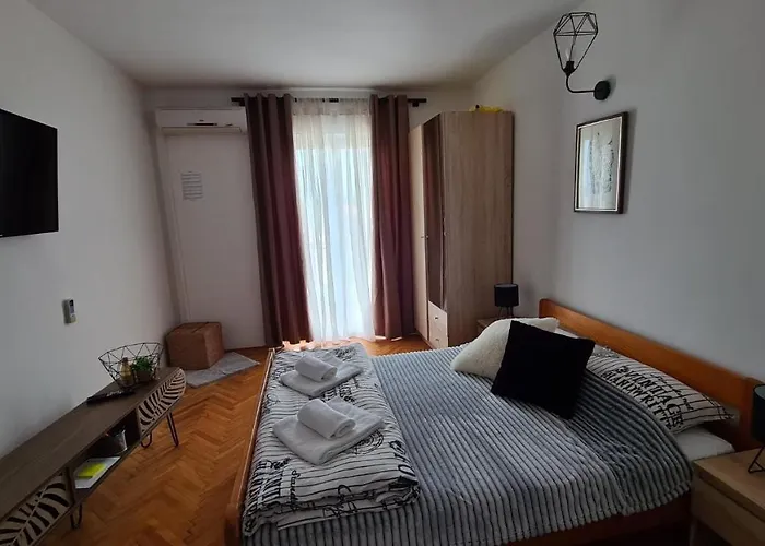 Apartments Solis, 50 M From The Sea - Jakisnica