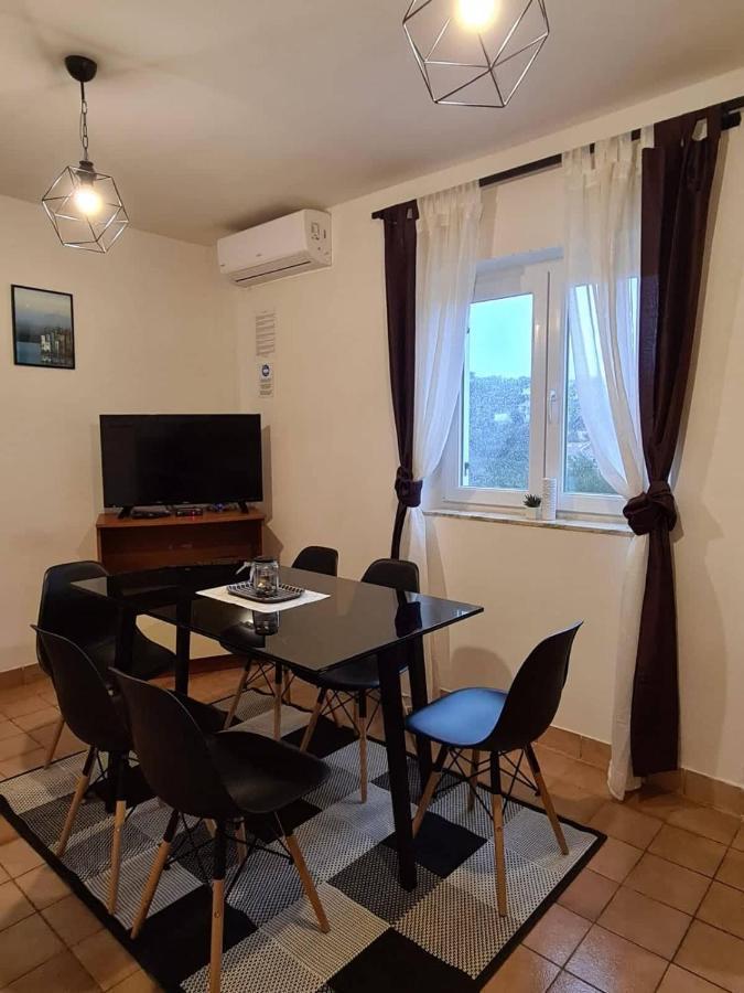 Solis, 50 M From The Sea - Apartment *